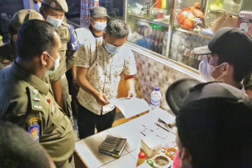 Tertibkan Warung Nasi Goreng Dijalan Pemuda, Petugas Diprovokasi Oleh Oknum Tidak Dikenal