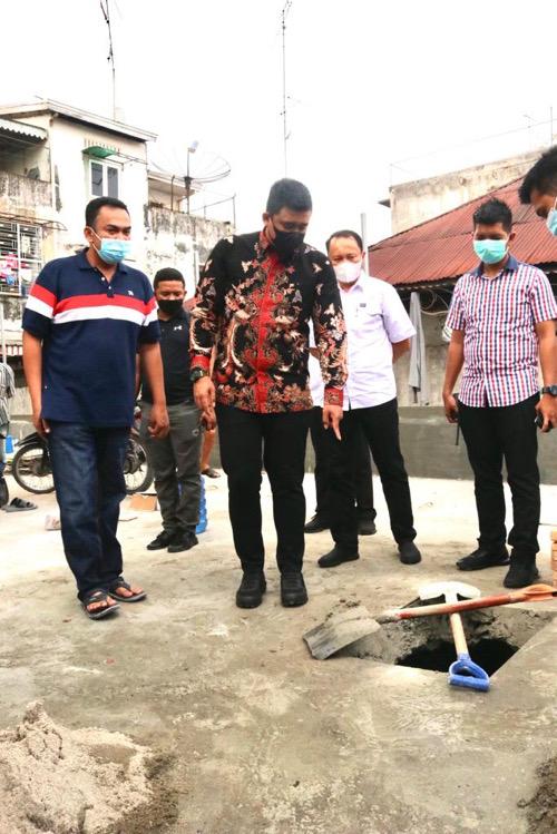 Wali Kota Sidak Pembangunan Ilegal Tempat Parkir di Atas Parit