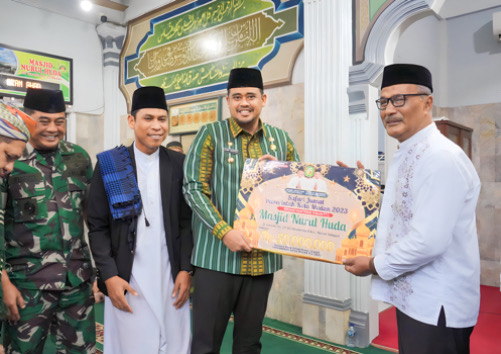 Tambahi Bantuan APBD, Bobby Nasution dan Pimpinan Perangkat Daerah Gotong Royong Bantu Dana Pembangunan Menara Masjid Nurul Huda