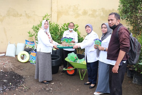 Cegah Kerawanan Pangan Terhadap Anak Usia Dini, Dinas Ketahanan Pangan Kota Medan Berikan Bantuan Pembuatan Kebun Sekolah