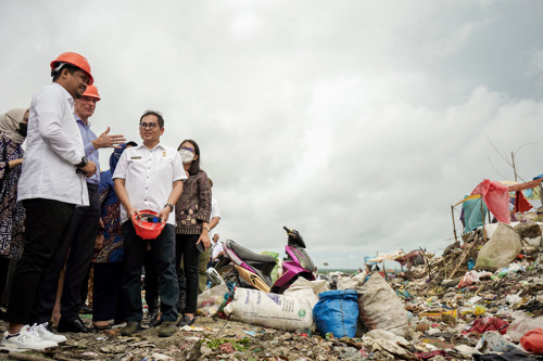 Tindak Lanjut Kerja Sama Penanganan Sampah, Bobby Nasution & Dubes Belanda Tinjau TPA Terjun