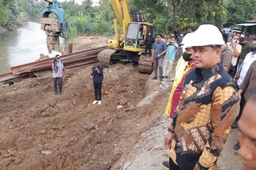 Ingin Perbaikan Dilakukan Cepat & Berkualitas, Bobby Nasution Tinjau Jalan Raja Aceh Yang Amblas