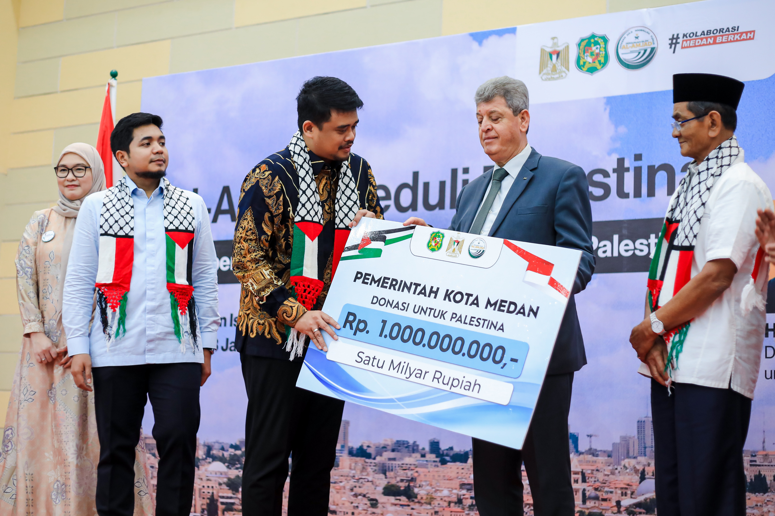 Bobby Nasution Serahkan Donasi Rp 1 Miliar : Semoga Jadi Kekuatan untuk Palestina Mencapai Kemerdekaan