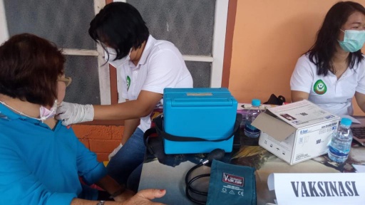 Tim Caregiver Medan Siap Dampingi Lansia yang Punya Masalah Kesehatan