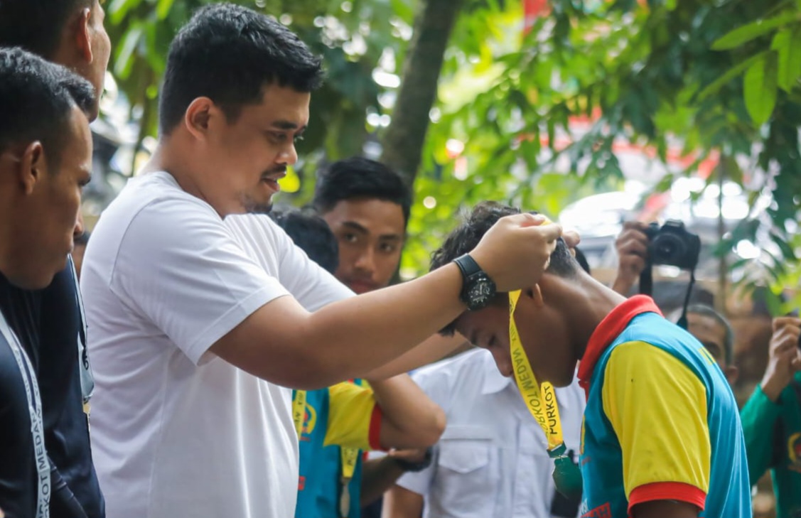 Porkot XIII, Bobby Nasution berikan Beasiswa untuk 2 Atlet Arung Jeram Peraih Medali Emas