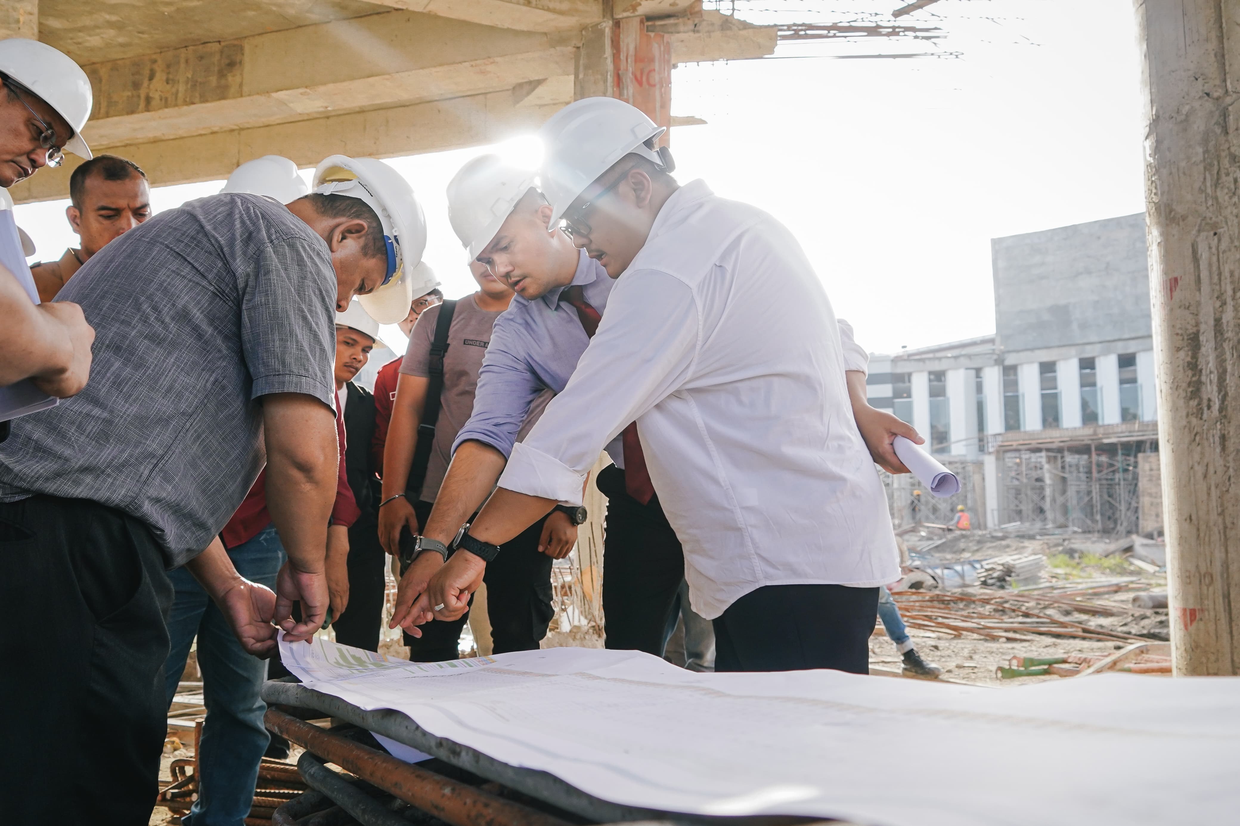 Tinjau Proyek Gedung Kolaborasi UMKM Square, Pj Sekda Minta Pekerjaan Tepat Waktu dan Sesuai Perencanaan