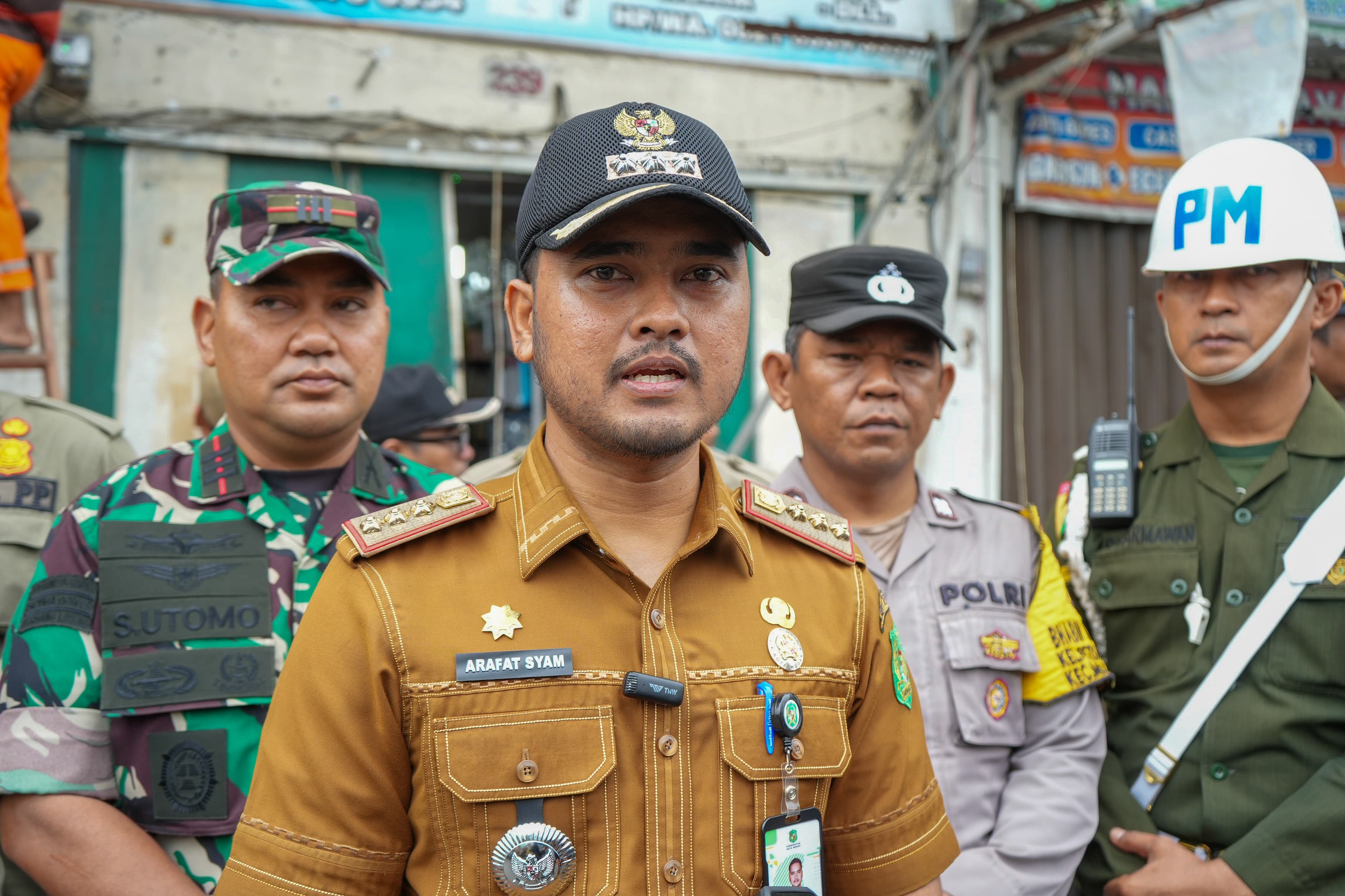 Menyalahi Aturan, Sejumlah Ruko Tempat Usaha di Kecamatan Medan Petisah Ditertibkan