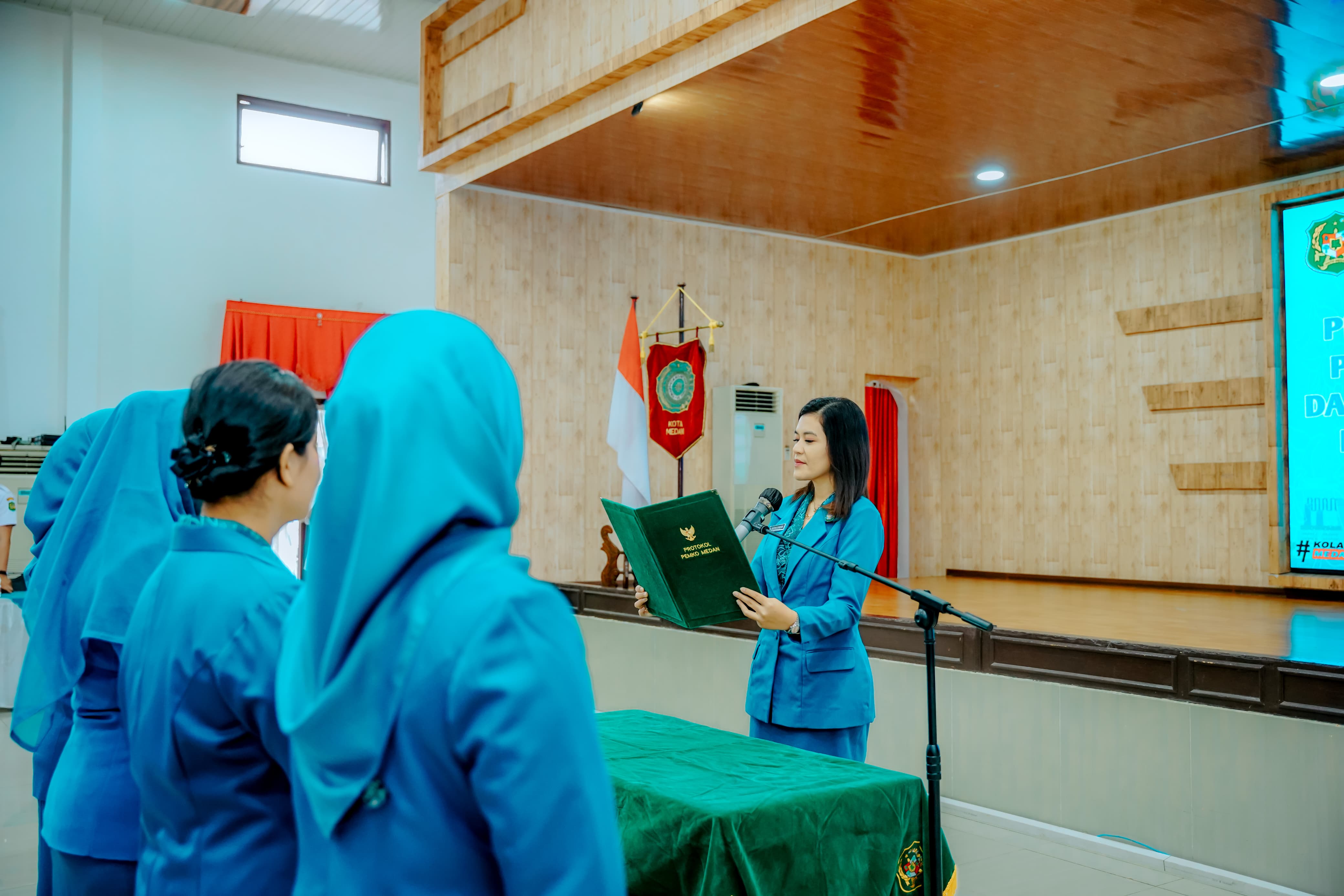 Kahiyang Ayu Lantik 4 Ketua TP PKK  Kecamatan Sekaligus Kukuhkan Jadi Bunda PAUD