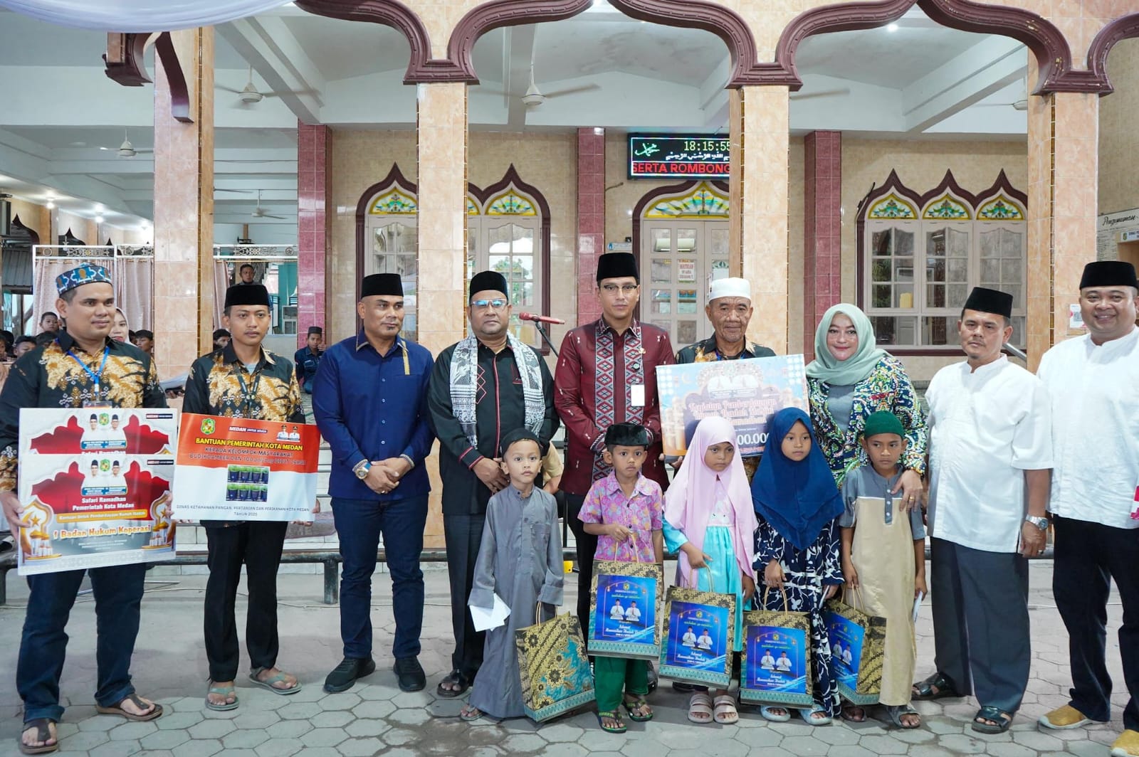 Safari Ramadhan ke Masjid Al Muslimin Medan Marelan, Rico Waas Berharap Masjid Jadi Pusat Peradaban Islam