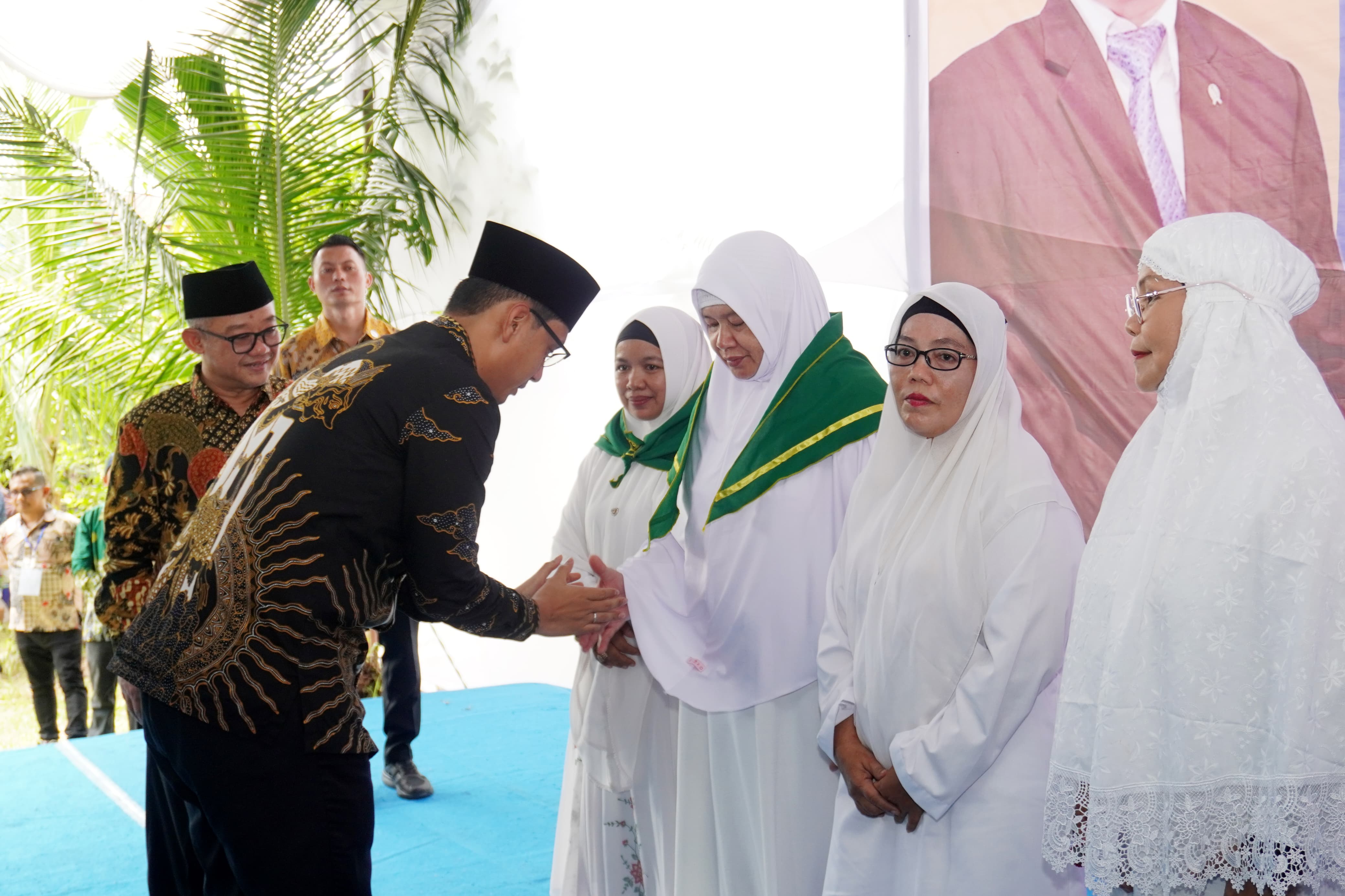 Wali Kota Medan bersama Medikdasmen Lepas Calon Jamaah Haji KBIHU Muhammadiyah