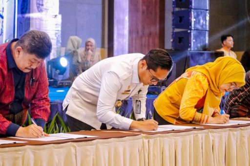 Ikuti Konreg PDRB- ISE 2025 se- Sumatera, Rico Waas dan BPS Tandatangani MoU Penyediaan Pemanfaatan Pengembangan Data