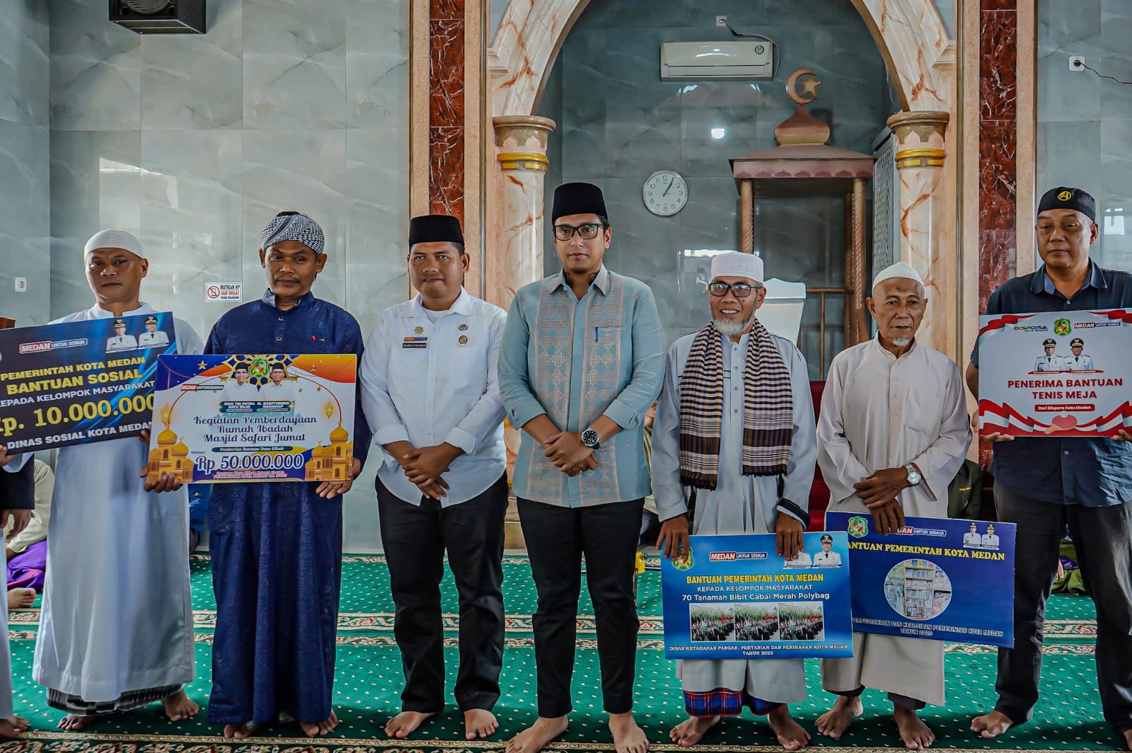 Safari Jumat di Medan Marelan, Rico Waas Dengar dan Beri Solusi Permasalahan Warga