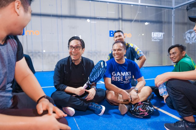 Aksi Wali Kota Medan Padel Bersama Pemuda Lintas Agama, Menjaga Kesehatan Jasmani dan Rohani