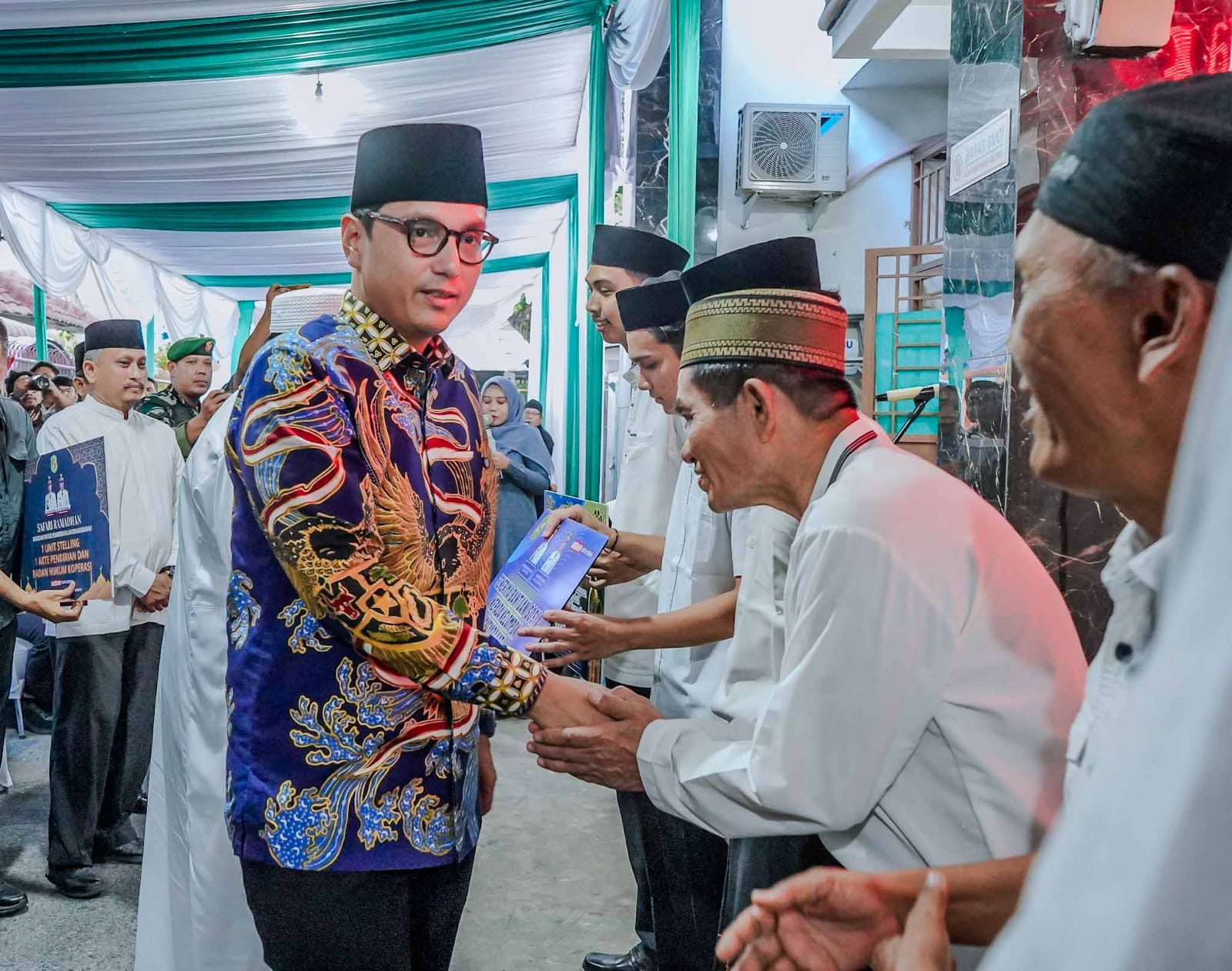 Safari Ramadan di Masjid Al-Ikhlas Medan Timur, Rico Waas Dorong Pengaktifan Poskamling di Seluruh Lingkungan Kota