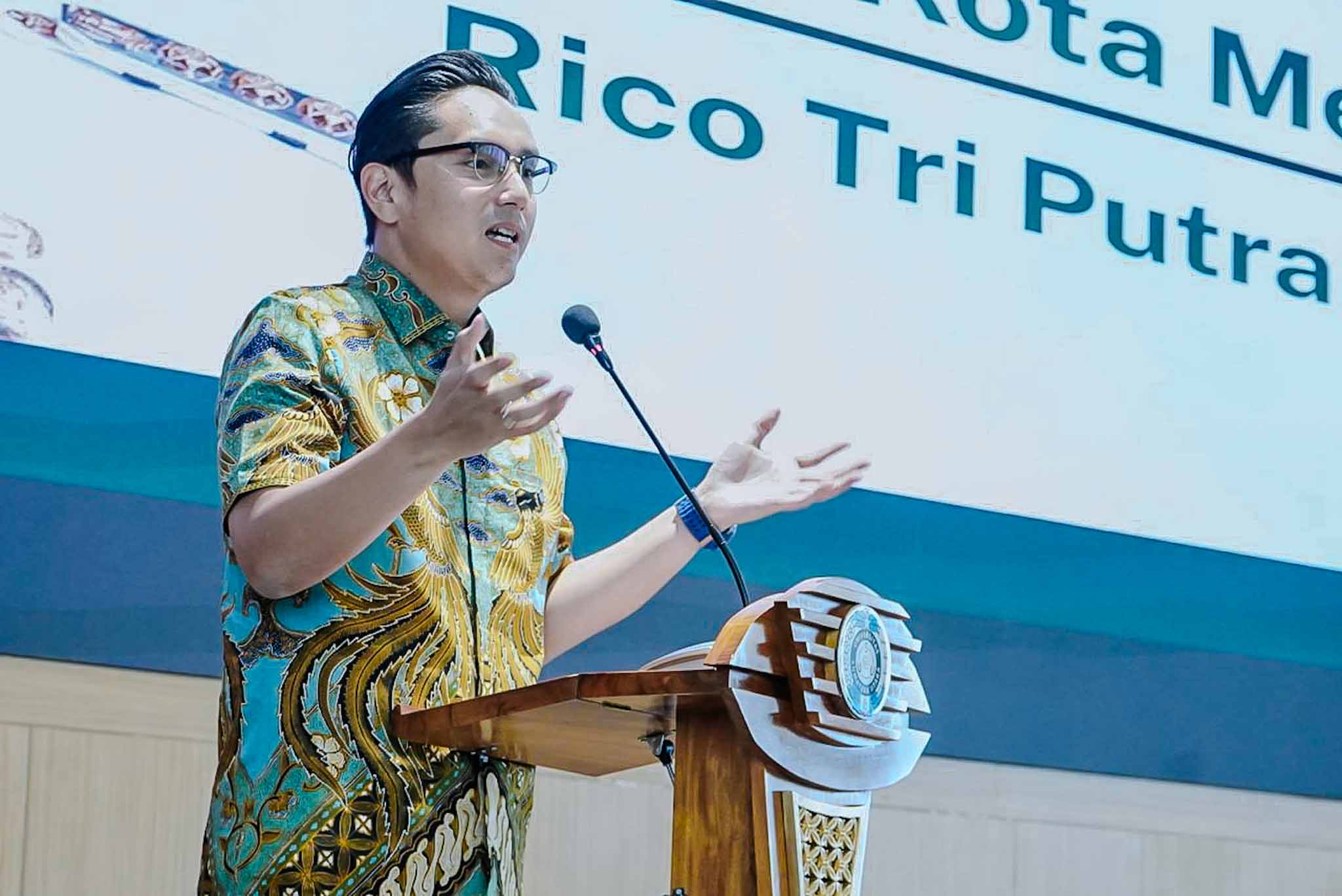 Bedah Buku "Babad Alas": Rico Waas Dorong Mahasiswa Berani Jadi Pemimpin, Bima Arya Tekankan Ideologi hingga Strategi