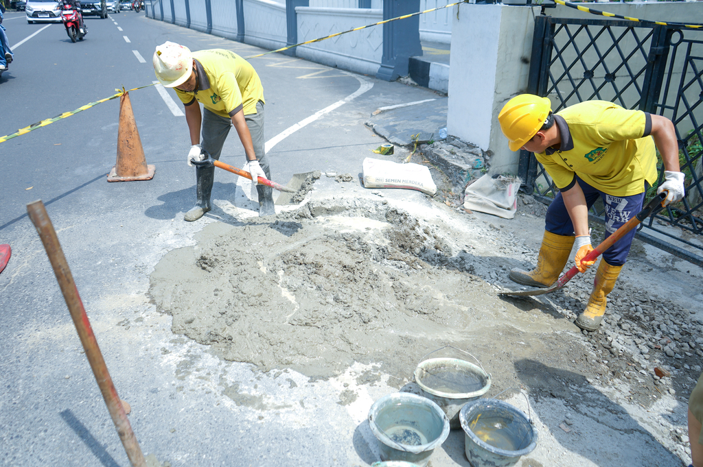 Terima Aduan Masyarakat, Pemko Medan Langsung Eksekusi Lubang di Jalan Raden Saleh