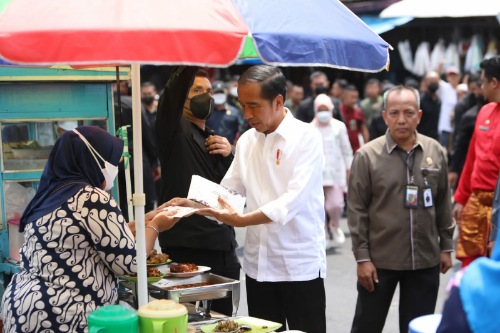 Rasa Gembira Pedagang Pasar Bakti Dikunjungi Presiden RI dan Wali Kota Medan