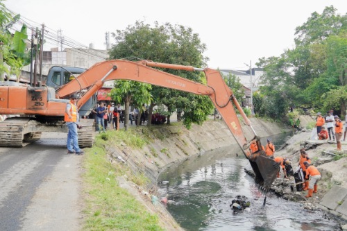 Jangan Buang Sampah Ke Sungai Sei Putih, Camat Medan Petisah Akan Pasang CCTV