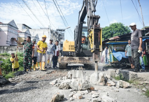 Pemko Medan Gelar Gotong Royong Massal Normalisasi Drainase di Perbatasan Medan-Deliserdang