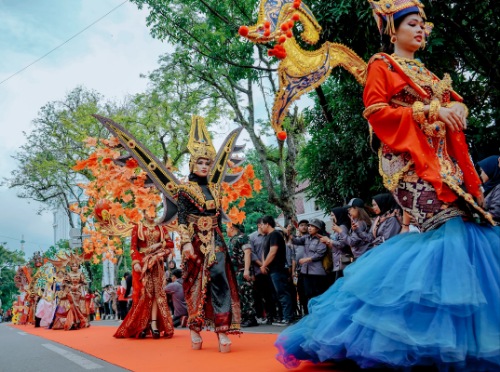 Pawai Colorful Medan Carnival Meriah, Bobby Nasution:  Angkat Keberagaman Sekaligus Penggerak Ekonomi