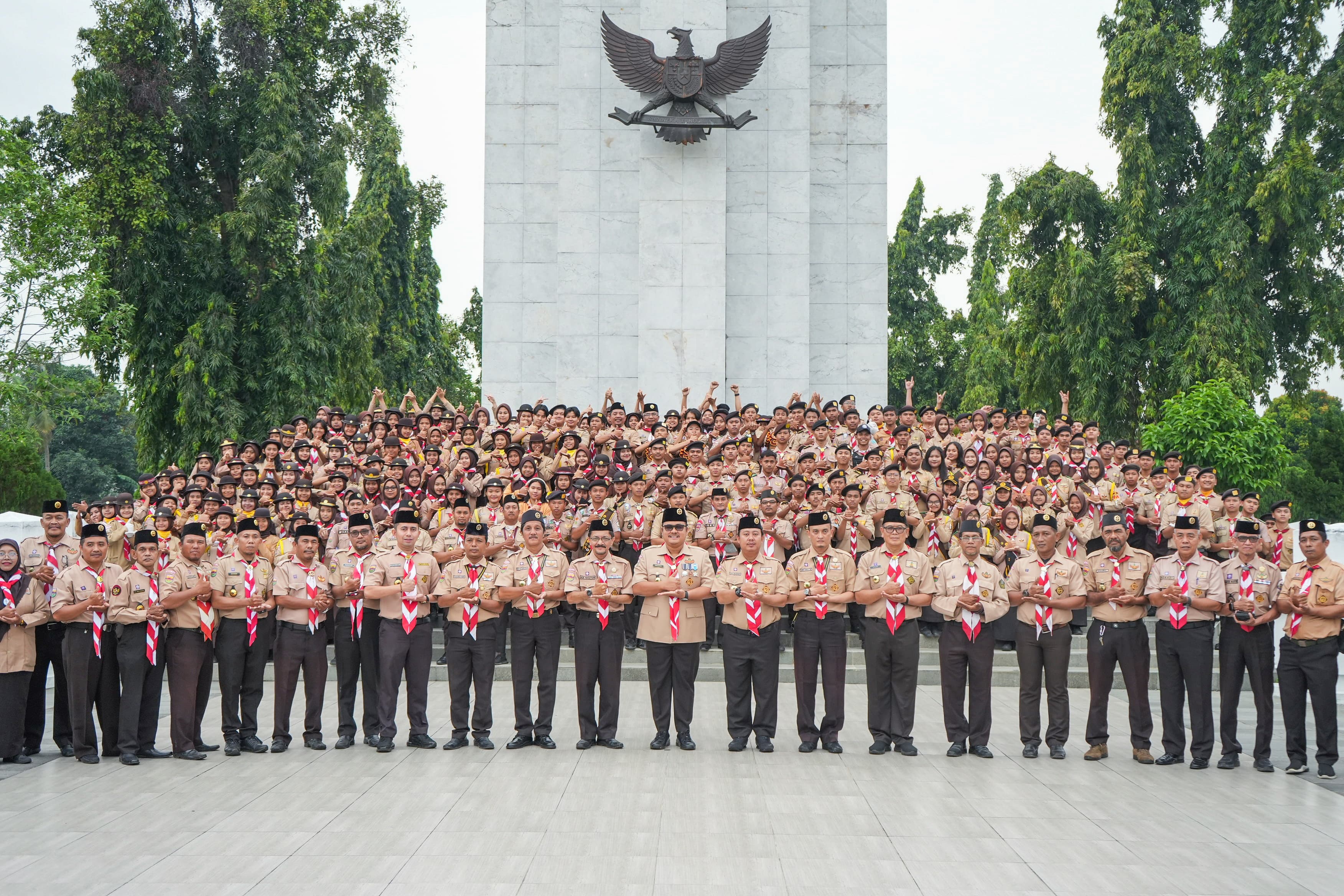 Pj Sekda Kota Medan Pimpin Ziarah Makam Pahlawan Sambut Hari Pramuka ke-63