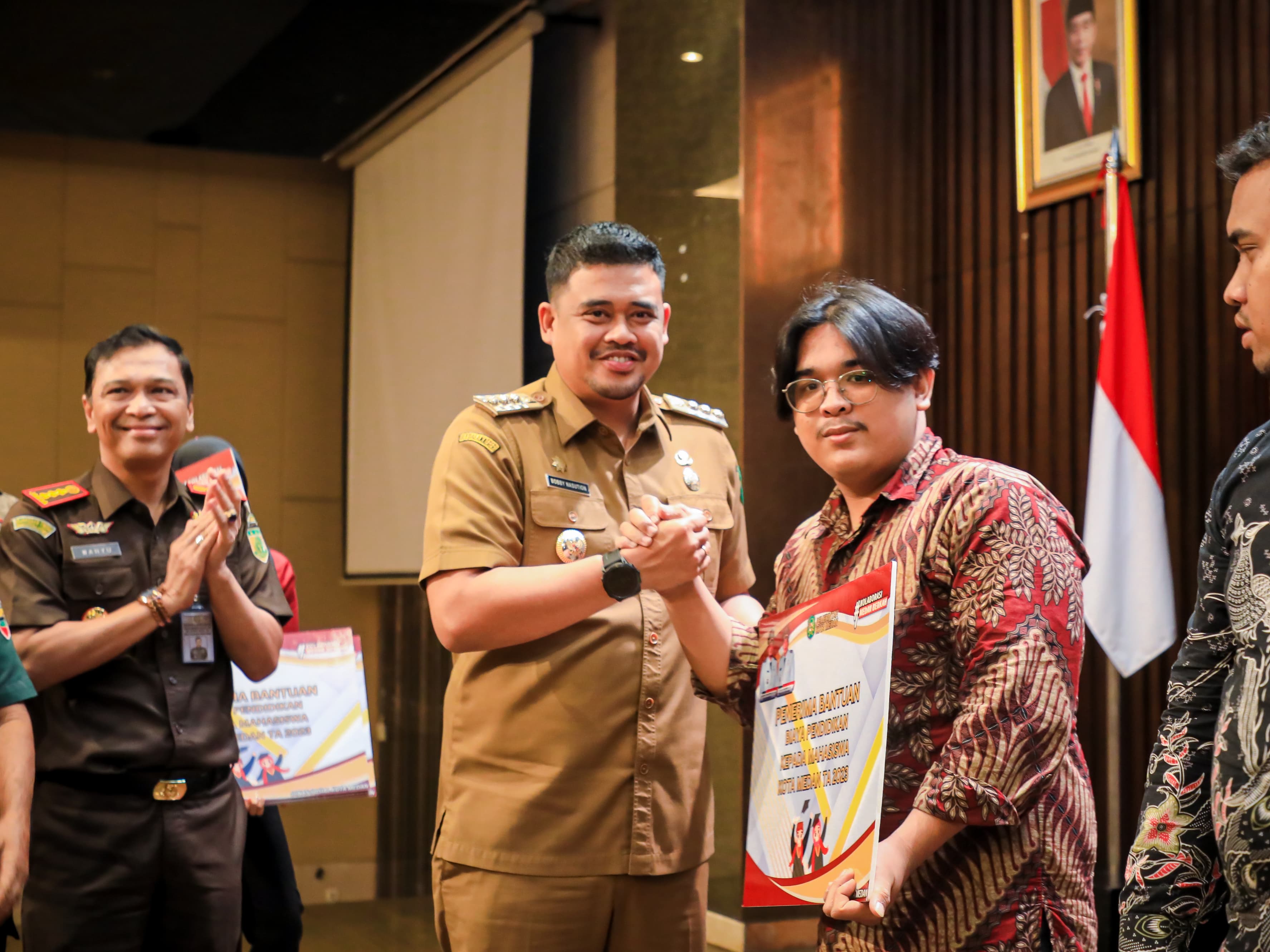 Gelontorkan Beasiswa untuk SD hingga Mahasiswa, Bobby Nasution Sosok Wali Kota Peduli Pendidikan