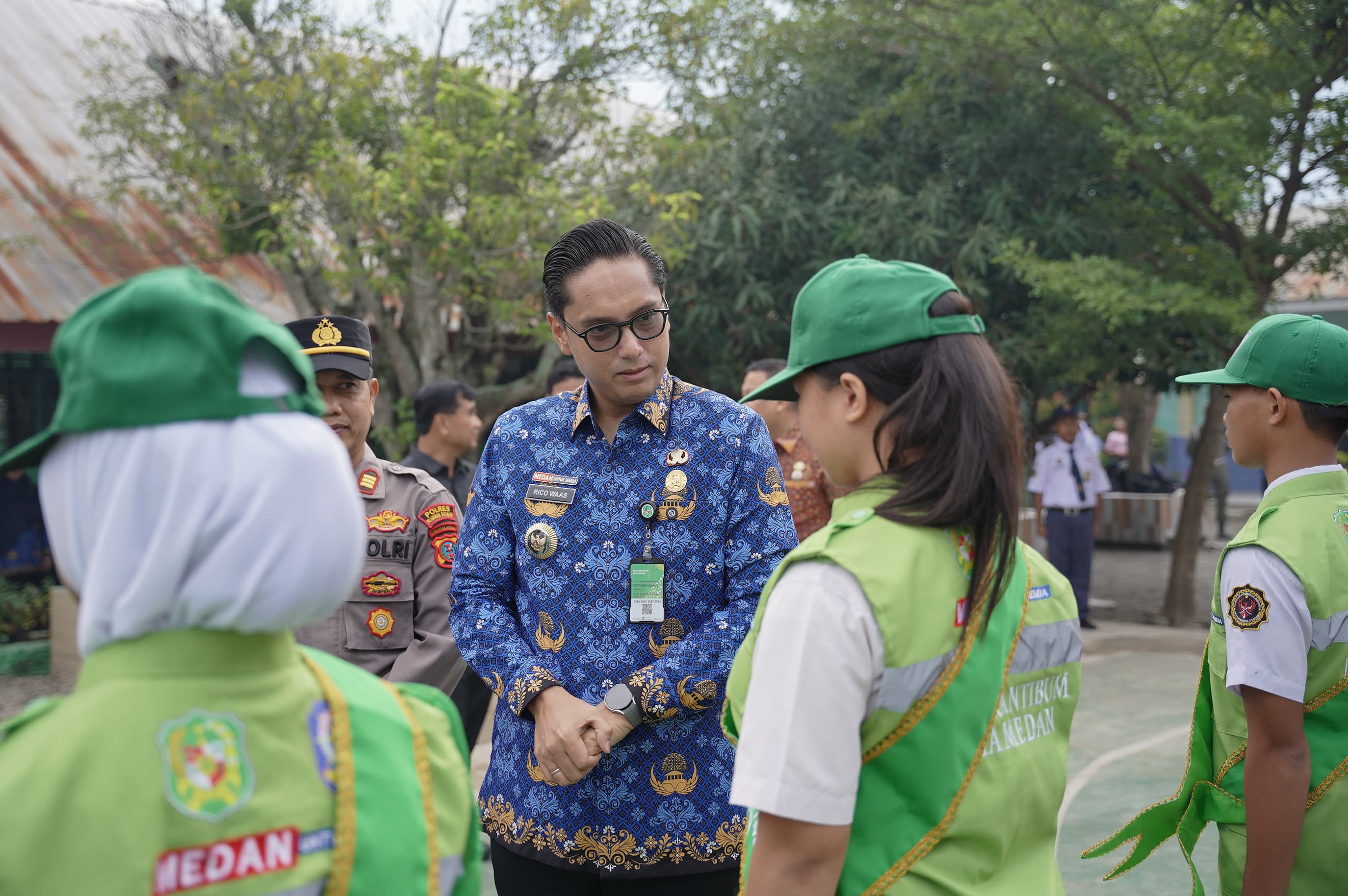 Satpol PP Go To School Terus Berlanjut, Ini Pesan Rico Waas Terhadap Pelajar SMP Negeri 5 Medan