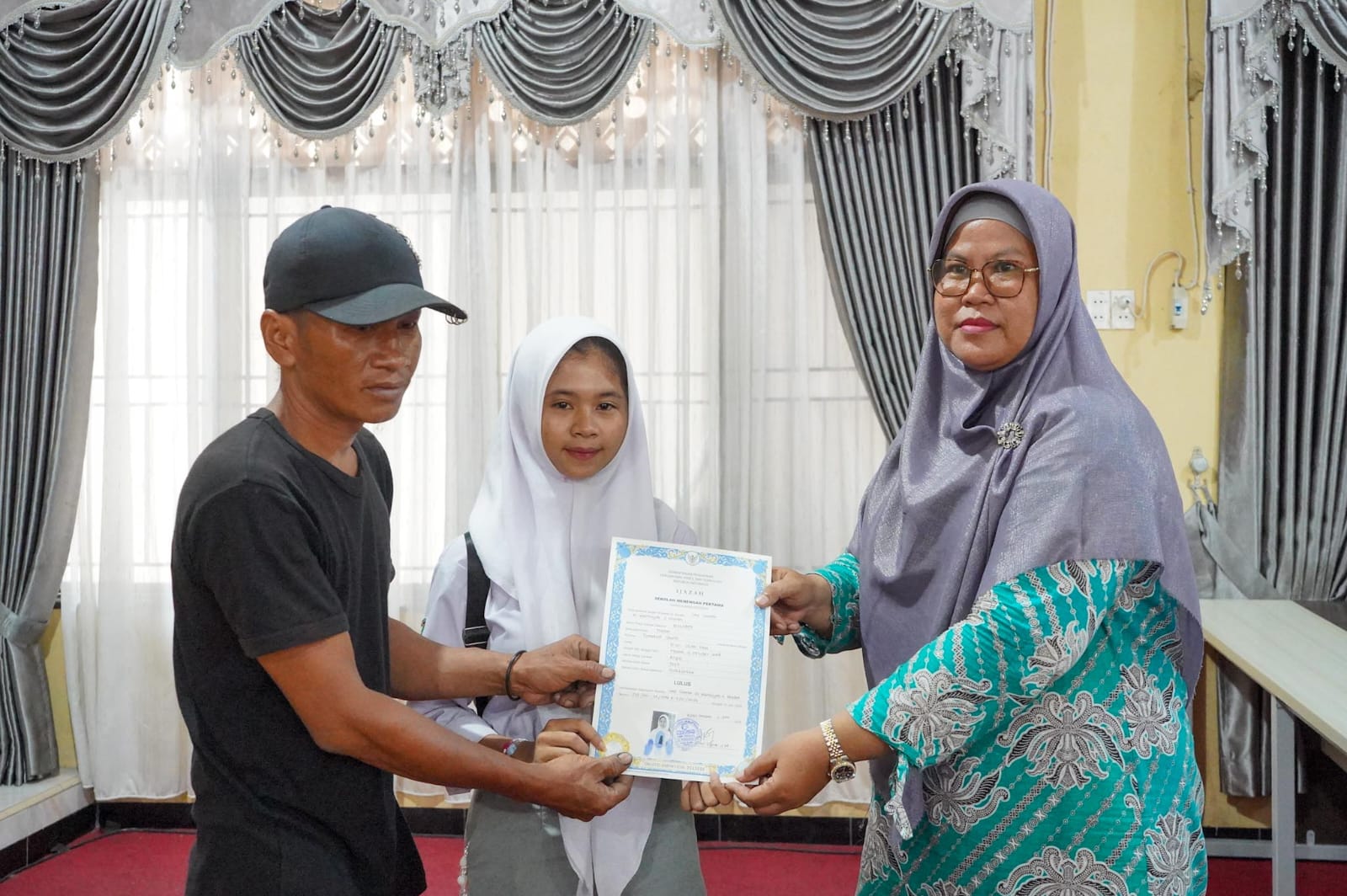 Ditebus Pemko Medan, Kini Kiki Bisa Menyimpan Sendiri Ijazahnya